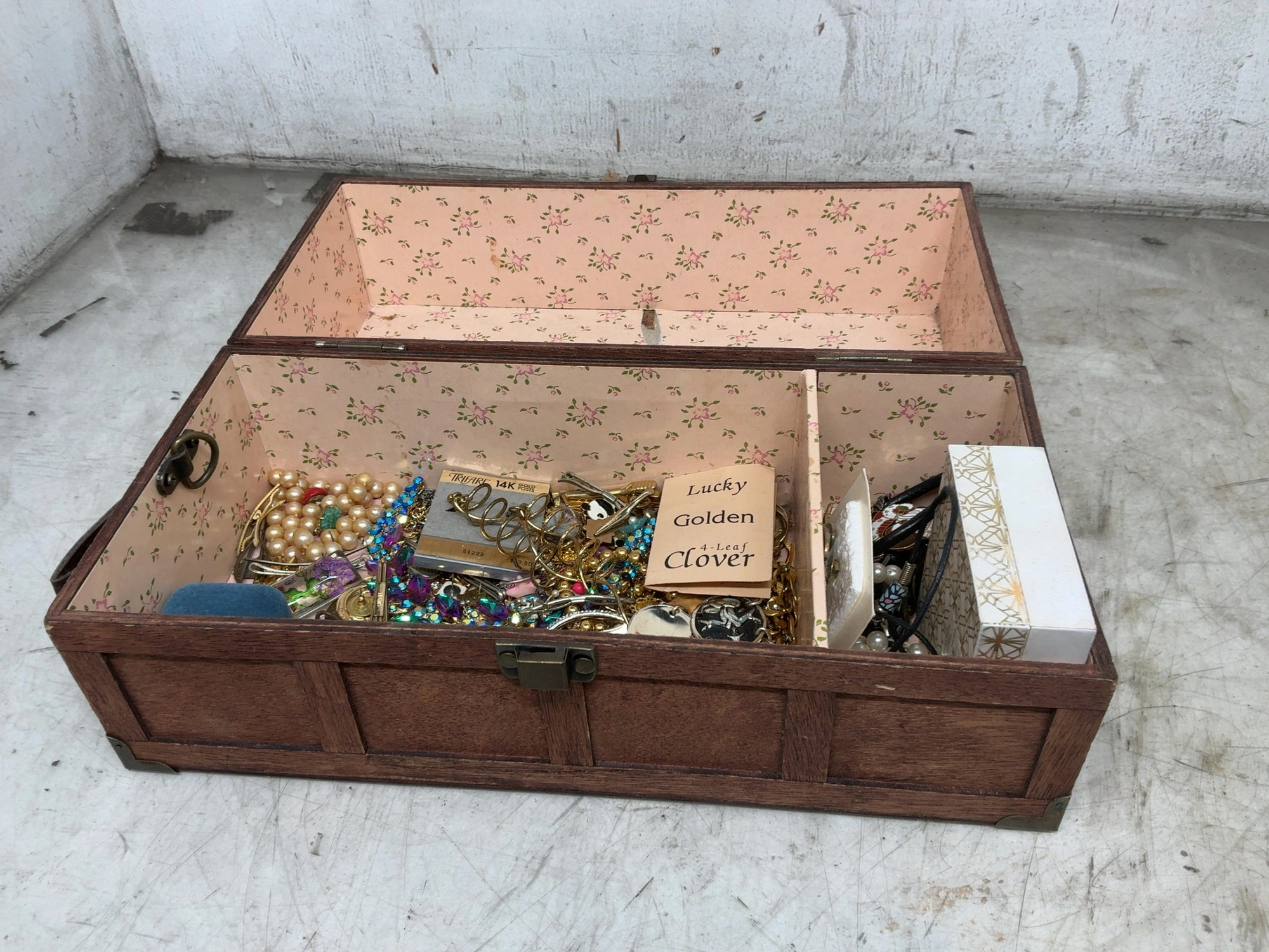 Used _UNKNOWN_ _UNKNOWN_ Jewelry & Gemstones Michigan US | Miedema Asset Management Group #1760581