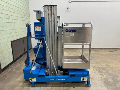 2000 Genie IWP20 Man Lift