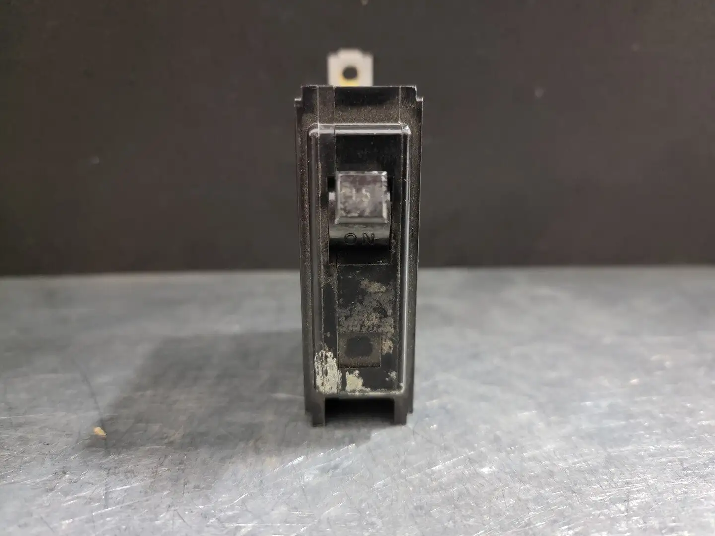 15 Amp, 1 Pole, 120/240 volts Circuit Breaker