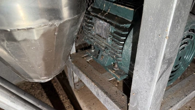 Grain Mill with Auger Feed