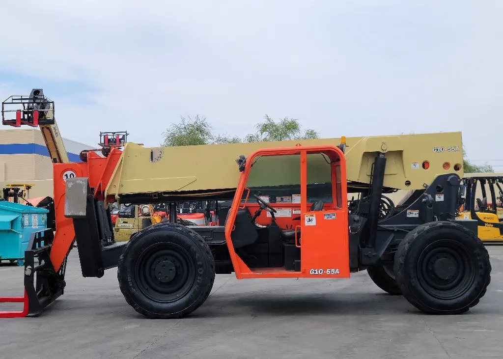 USED 2010 JLG G10-55A