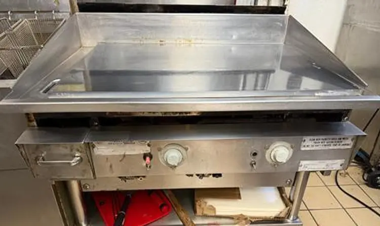 Used BAKERS PRIDE 36FED30-M Gas Cooking Equipment British Columbia CA | Surrey Food Equipment #434965