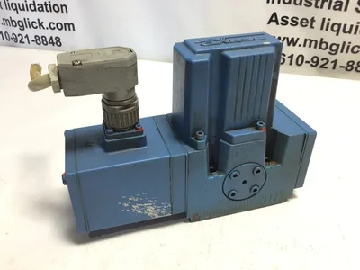Moog D661Z4037 Hydraulic Servo Valve 24VDC Type P80HXAA6NEA2-M