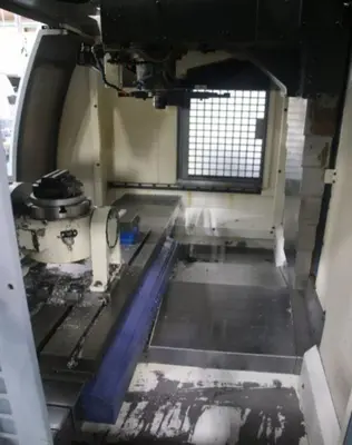 USED 2005 YCM XV-1020A