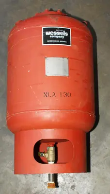 SPC7640  Tank 35 gallon vertical tank, CS, 125 PSI at 240 degrees F internal, dish Hydronic Expansion Tank