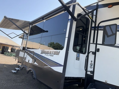 Used 2018 MOMENTUM 395M Campers, Caravans, Motorhomes Michigan US | Miedema Asset Management Group #1334425
