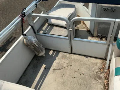 1998 Manitou Unknown 20' Pontoon Boat