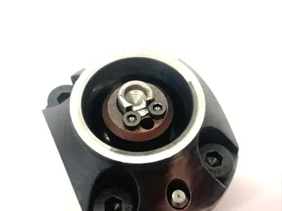 USED KENNAMETAL CLAMPING UNIT W/ LOCATING PIN KM32NCMEF