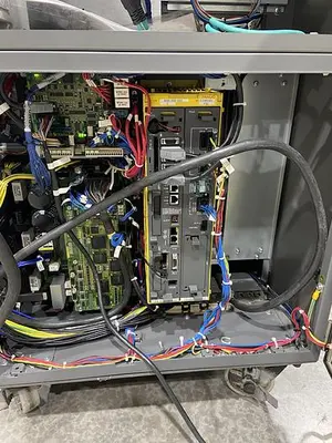 USED 2015 FANUC R-2000IC/210F
