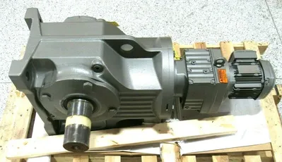 NEW SEW EURODRIVE K107R77DRS80S6/DH GEARMOTOR RATIO 12211:1 3/4HP 3-5/8" DIA.