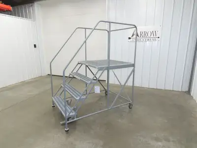 Uline H-1868 Rolling Ladder 4 Step 36" Work Platform 40" Top Step 800lbs Cap