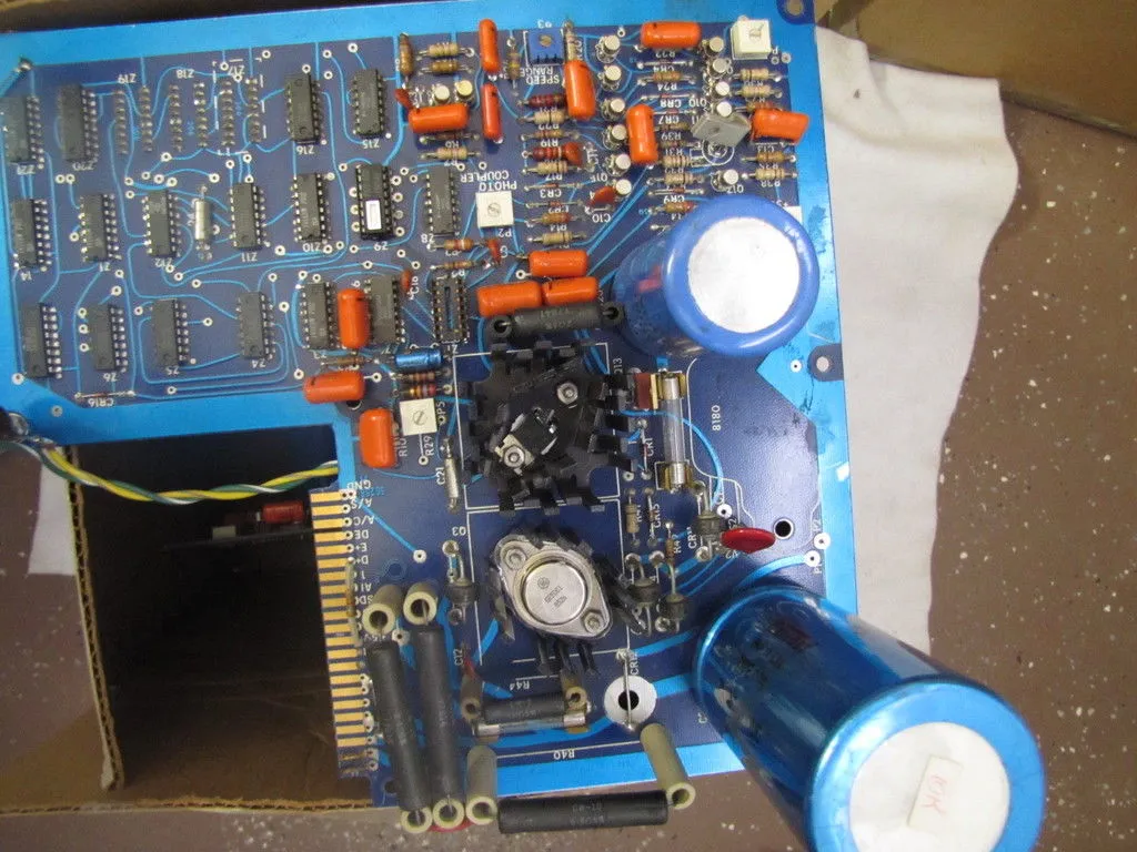 USED SIEMENS MODEL 11975 BOARD