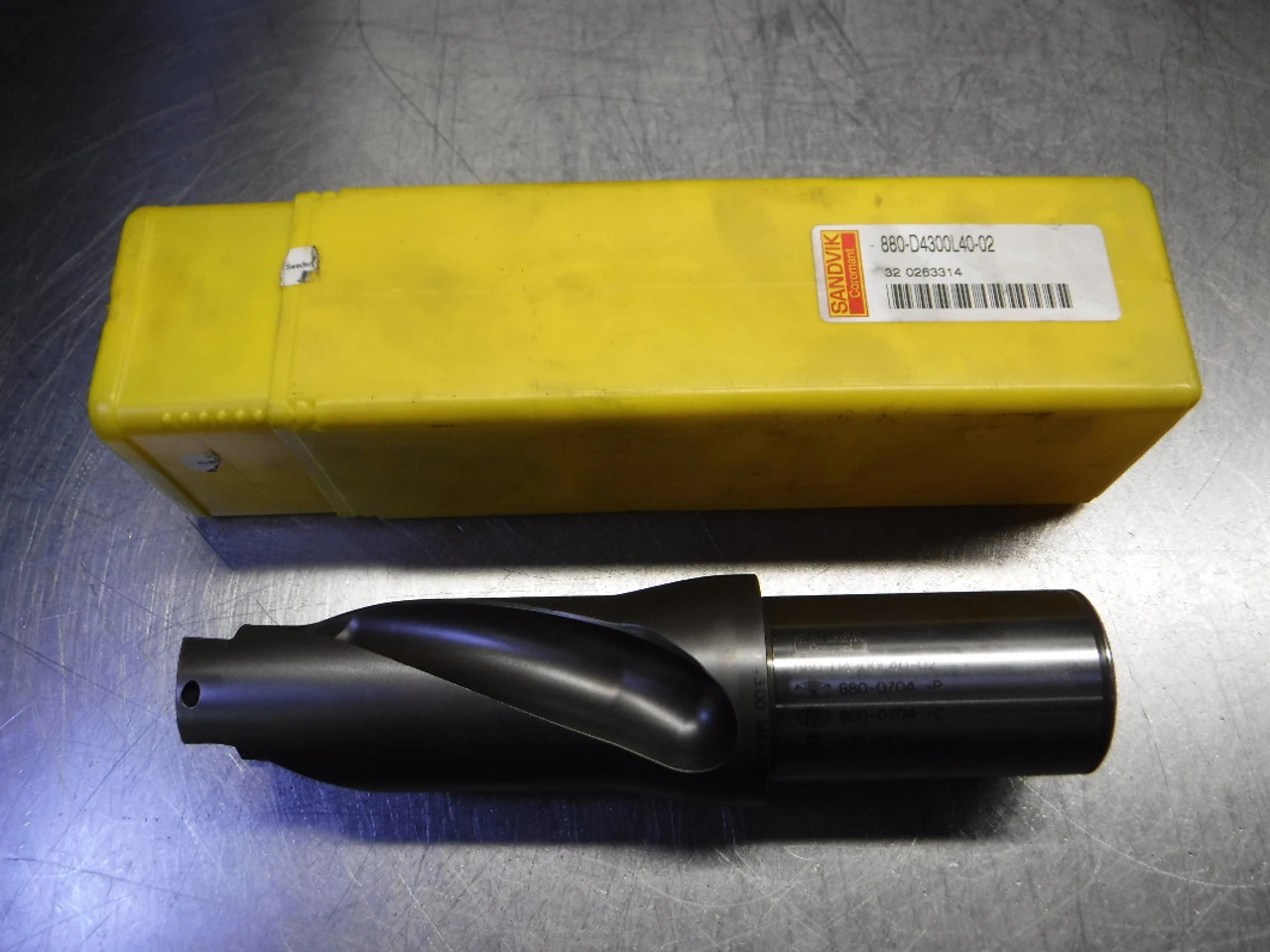 Sandvik 43mm 2 Flute Coolant Thru Indexable Drill 880-D4300L40-02 (LOC1544)