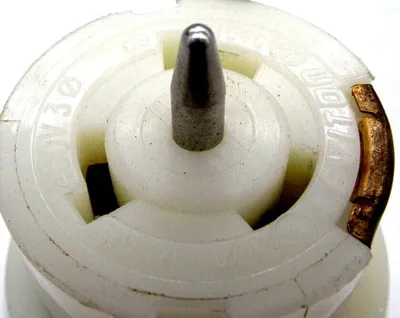 NEW LEVITON CS 8164C LOCKING CONNECTOR CS8164C