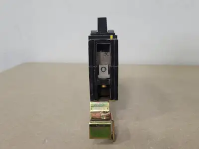 USED SQUARE D FH16015A