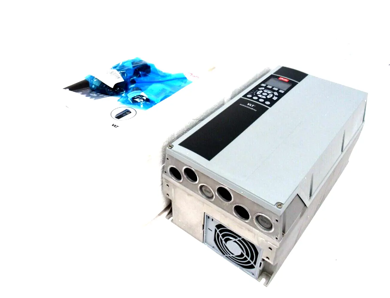 NEW DANFOSS 131X7328 VLT DRIVE 5HP FC-302P3K7T2E55H2BGXXSXSXXXXAXBXCXXXXDX
