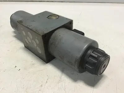 USED REXROTH 4WE10E32/CG24N9K4V