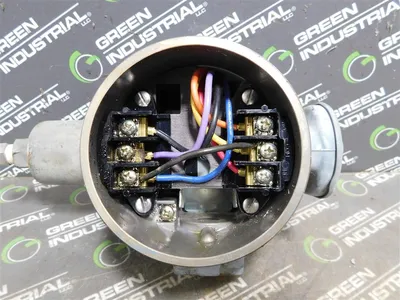 United Electric H122-144 9689 Pressure Switch 15A 48VAC 0-20 psi Used