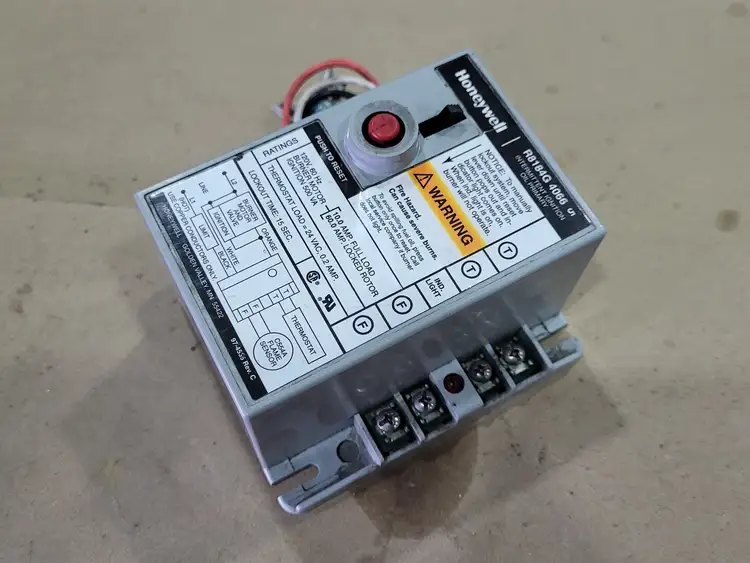 Used HONEYWELL R8184G 4033 Parts British Columbia CA | Lenmark #268884