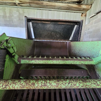 2010 SCHULTE 2500 GIANT Rock Picker | Iron Listing (23)