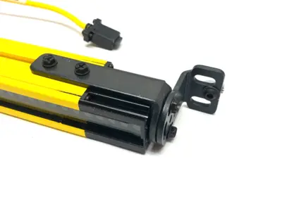 SLLE23-350-S, 808929 | Banner SLLE23-350-S EZ-SCREEN LS Light Curtain Emitter Heavy-Duty Type 4 808929 - Used
