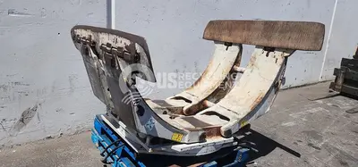 USED CASCADE TWO (2) 90F-RCP-301 F-SERIES ROLL CLAMPS