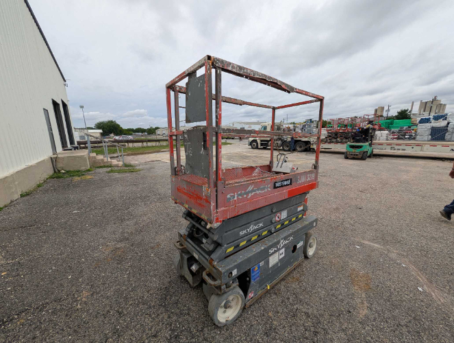 Used 2016 Skyjack SJ3219 Scissor Lifters Texas US | Stack Equipment #1208786