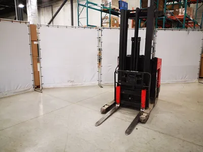 RAYMOND EASI REACH TRUCKS | Platinum Group (2)
