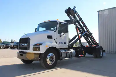 New | in-Stock 2025 MACK MD6 Hooklifts & Roll-Offs Texas US | Roll Off Truck World #1491908