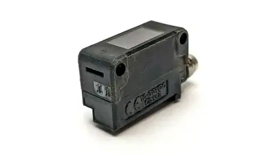 PZ-G61CP | Keyence  Square Retro-Reflective Photoelectric Sensor - Used