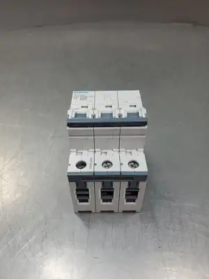 Used Siemens 5SY4302-7 MCB C2 Circuit Breaker, 2A, 400VAC, 3P Circuit Breakers South Carolina US | Palmetto Automation #1150413