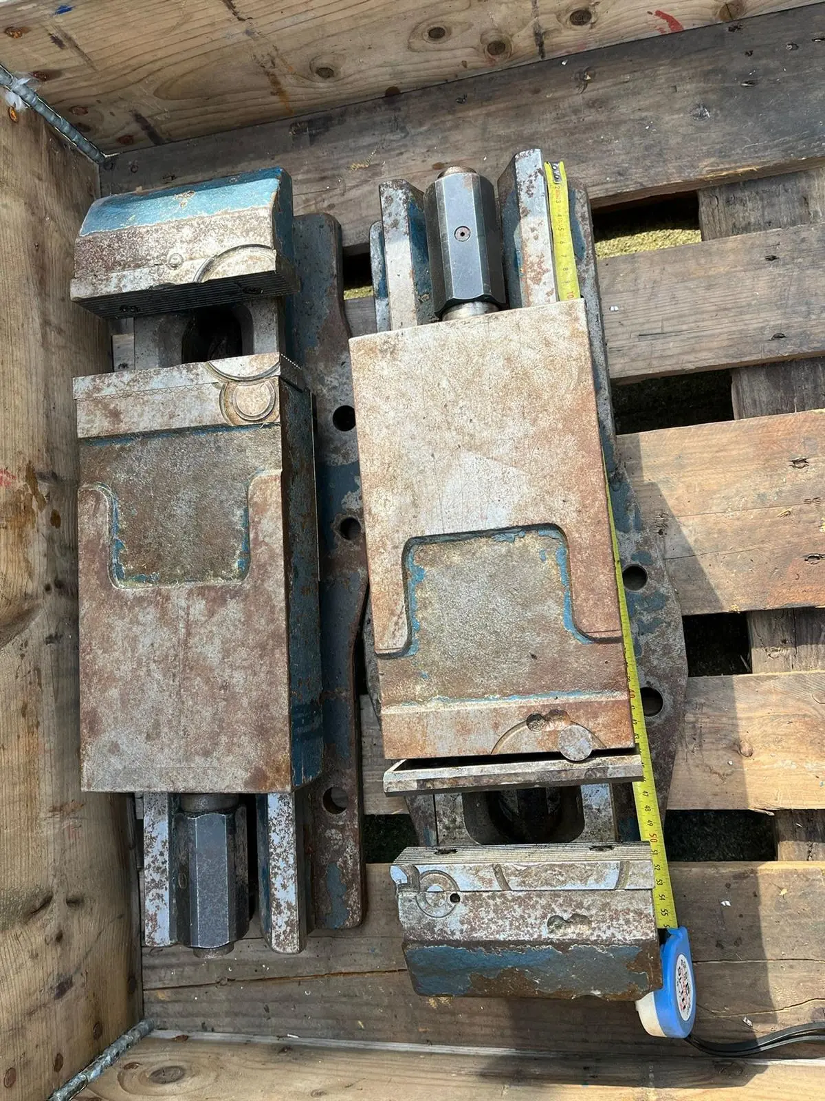 USED HYDRAULIC VICE 550 MM