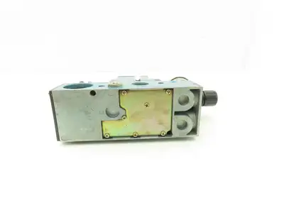 MAC 6316D-000-PM-111DA Pneumatic Directional Valve w/Pressure Regulator 120v