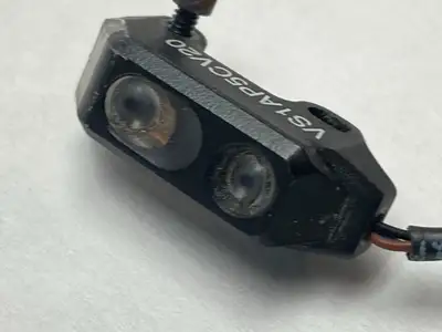 USED BANNER SELF-CONTAINED CONVERGENT-MODE SENSOR 56498