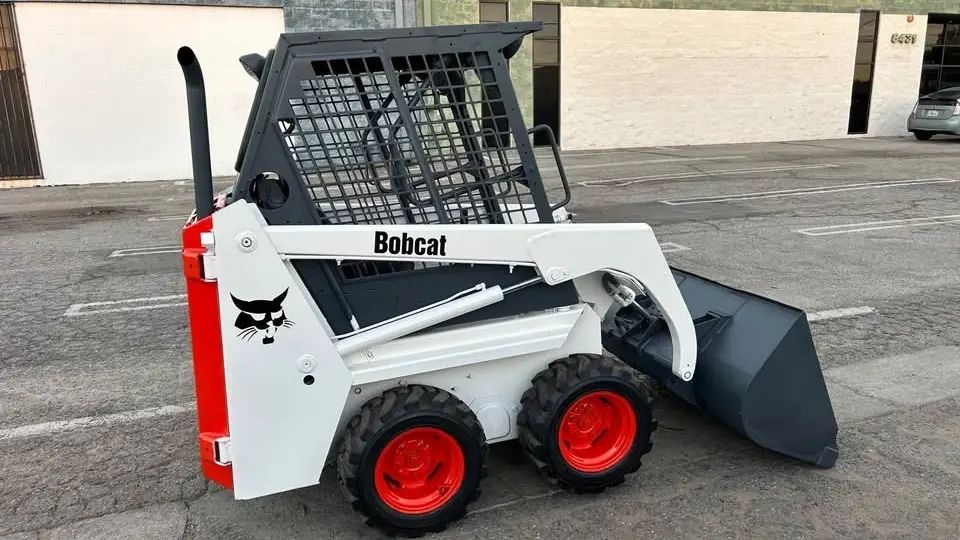 USED 2000 Bobcat 443