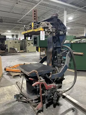 USED OSBORN 3161 MOLDING MACHINE