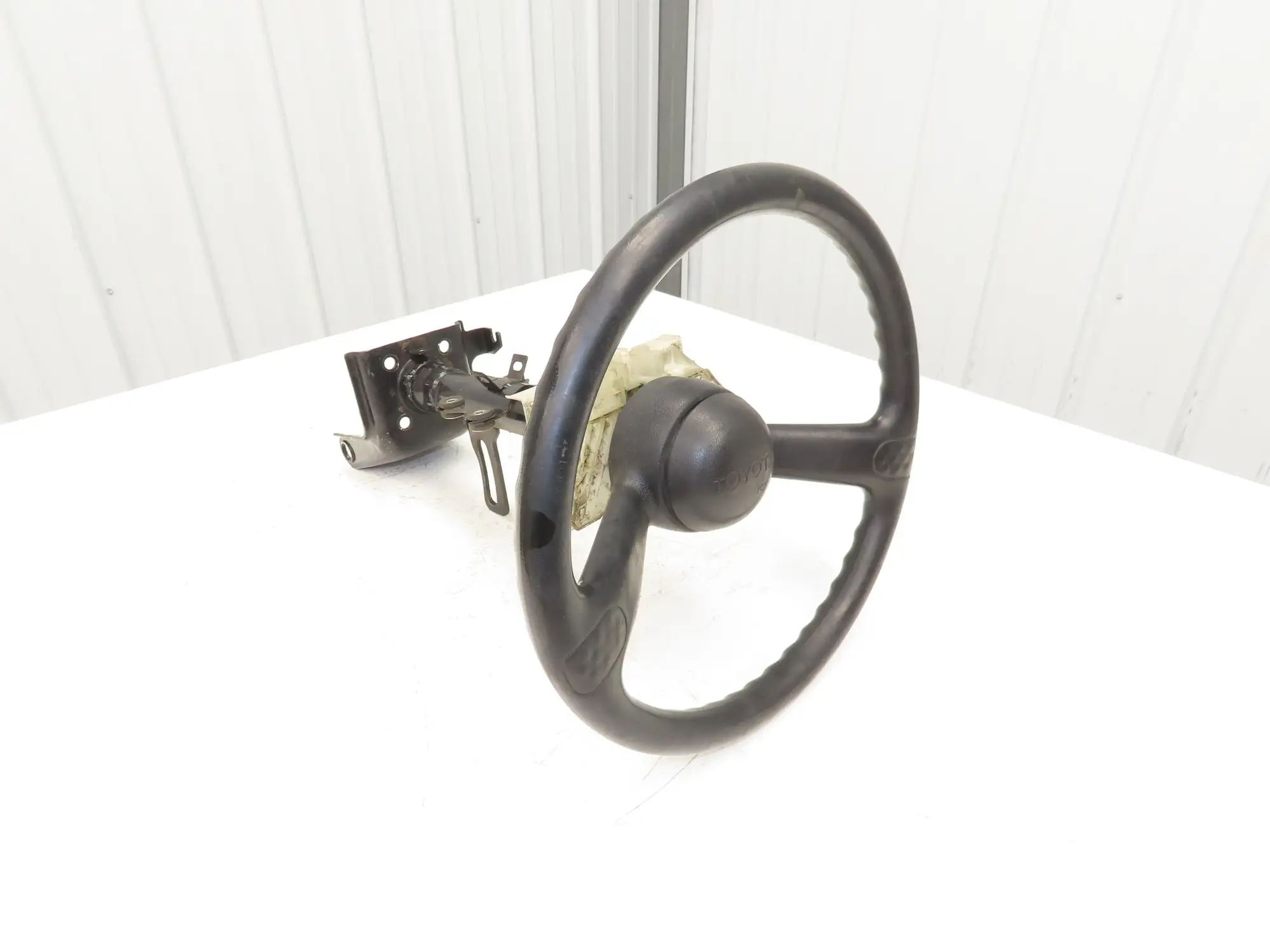 Toyota Electric Forklift Steering Wheel & Column Removed From 7FBCU25