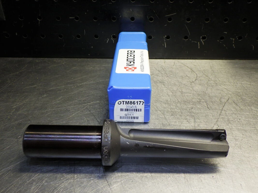 Kyocera / SGS .9450" Coolant Thru Indexable Drill 1" Shank DR0945X3N (LOC3567)