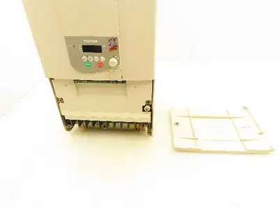 Toshiba VFS9-4055PL-WN(1) Transistor Inverter AC Drive 380/500V 14.3A 7.5HP 3PH