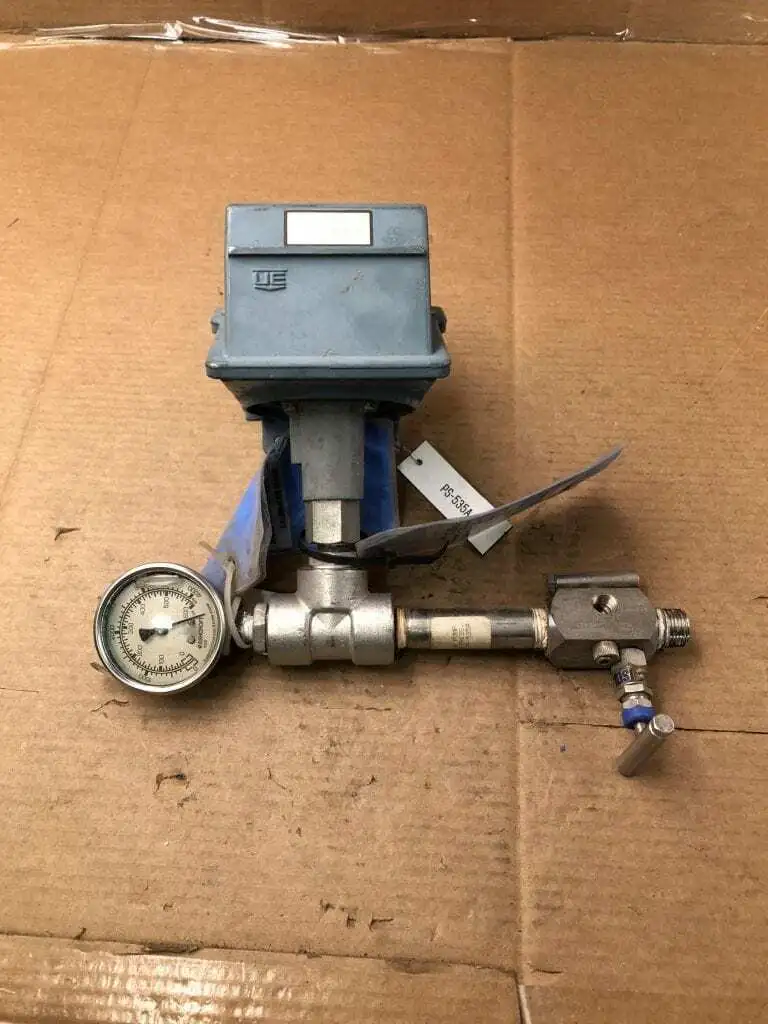 UE Universal Electric J400-610 Pressure Switch 100-1000PSI op. 10000 Proof 480V