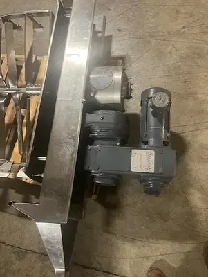 USED HAMILTON 150 GAL DOUBLE MOTION & SCRAPE SURFACE.