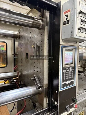 Used 1995 CINCINNATI MILACRON VT300-29 Injection Molding Machines Illinois US | Meadoworks #1492187