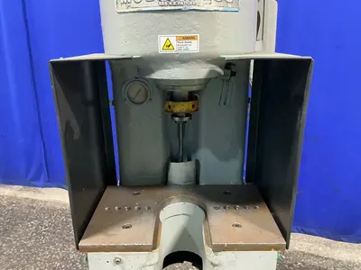 Used DENISON ENGINEERING CO. DH4C61A59C17A01A80 Hydraulic Presses Ohio US | HGR 24 #1304834