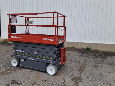 USED 2015 Skyjack SJ4632