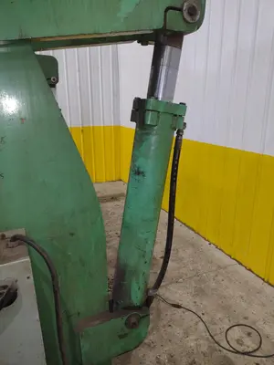 250 TON X 12' ACCURPRESS MODEL #725012 HYDRAULIC PRESS BRAKE: YOBRO #24251
