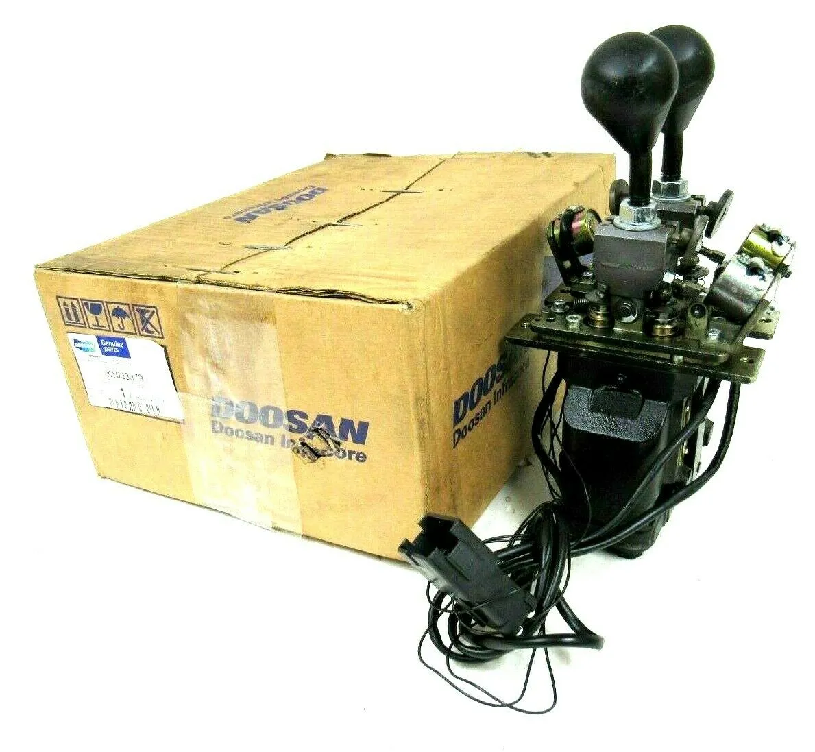 NEW DOOSAN K1003379 JOYSTICK 2-LE 6543-86457-004 P2001661502
