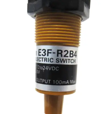 USED OMRON E3F-R2B4 PHOTOELECTRIC SWITCH E3FR2B4