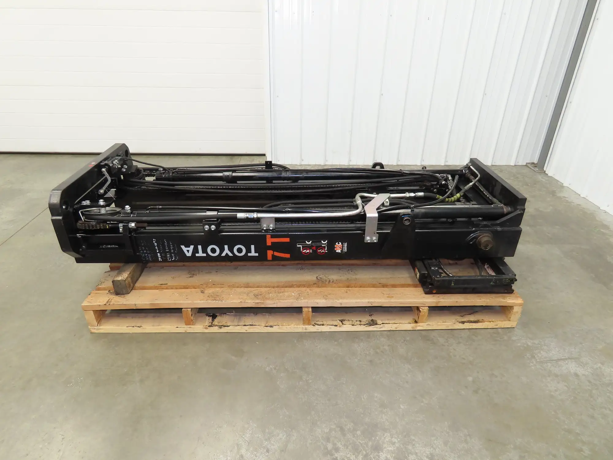 Toyota 8FBE15U Forklift Mast 189" 3-Stage Tilt Class II 2500lbs Capacity