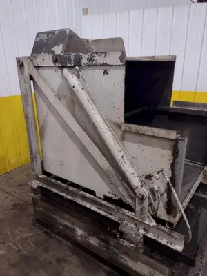 33" x 39" x 51"  HYDRAULIC CELL BIN PARTS DUMPER: YOBRO #25026