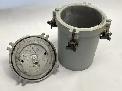 Used NORDSON EFD CAST ALUMINIUM PRESSURE TANK 100 PSI MAX Pressure Tanks Michigan US | Maverick Industrial Sales #1122736